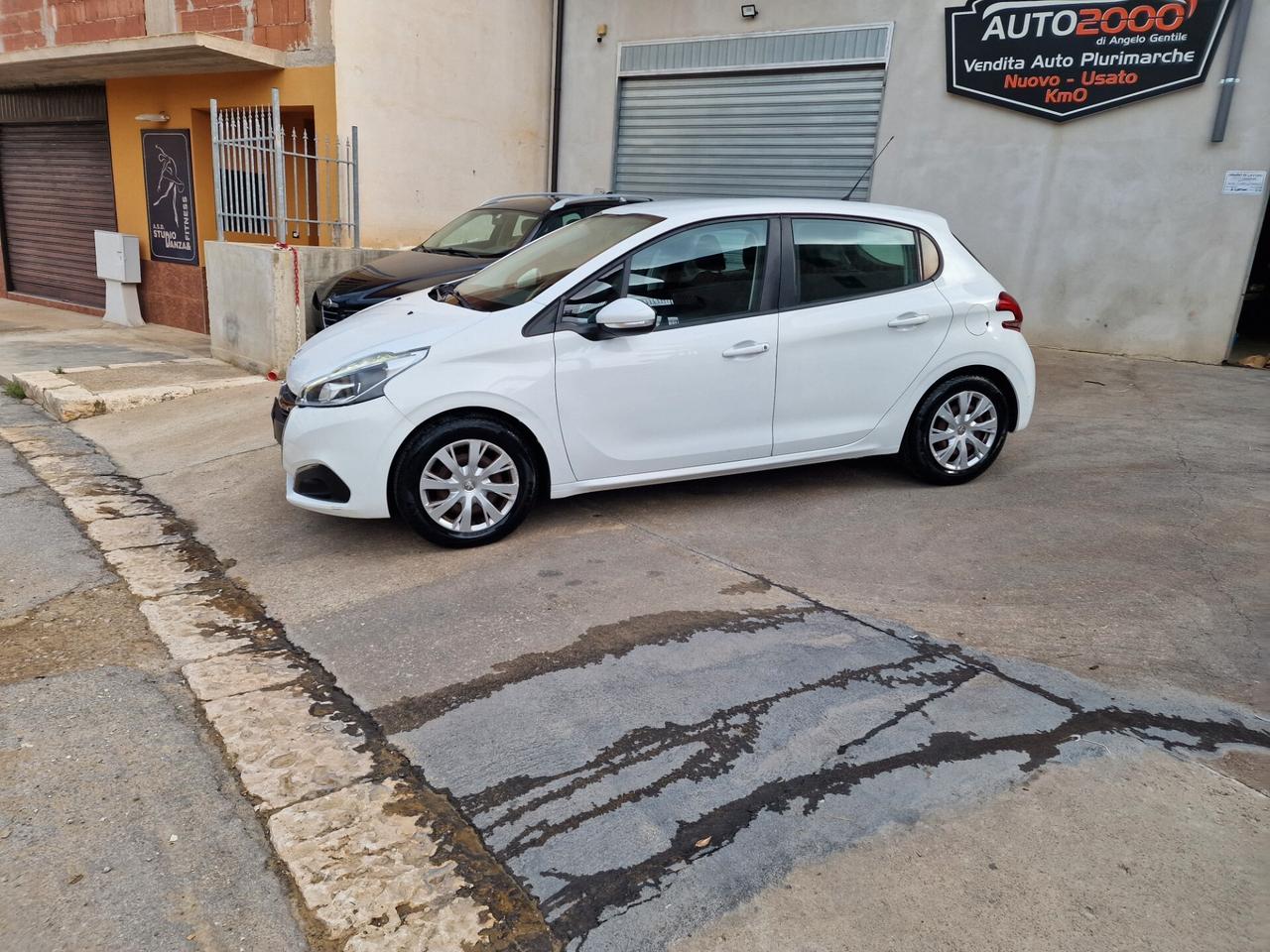 Peugeot 208 BlueHDi 75 5 porte Allure