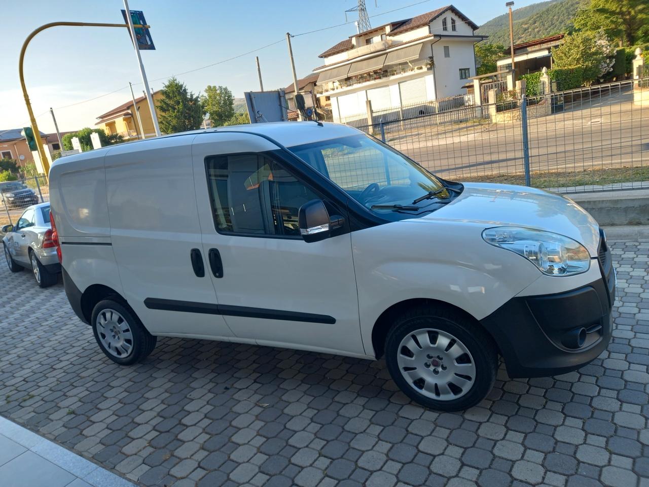 Fiat Doblo CARGO M-JET PORTA LATERALE *128.000 KM* AUTOCARRO