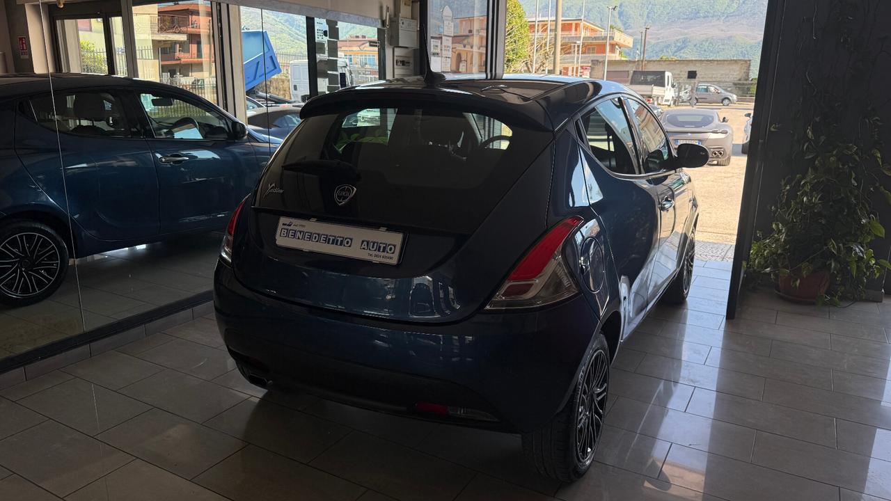 Lancia Ypsilon 1.2 69 CV 5 porte GPL