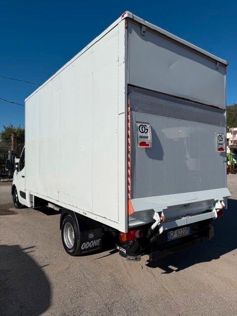Renault Master furgonato con sponda