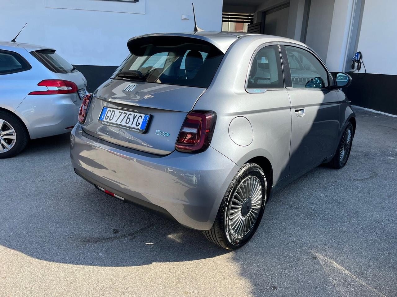 Fiat 500 500e Berlina 42 kWh Icon