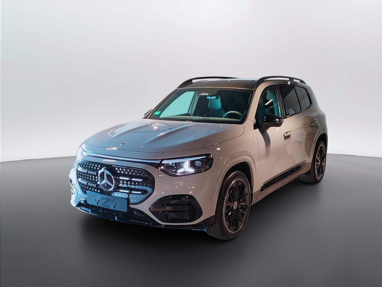 Mercedes-Benz GLB 250+ con tecnologia EQ