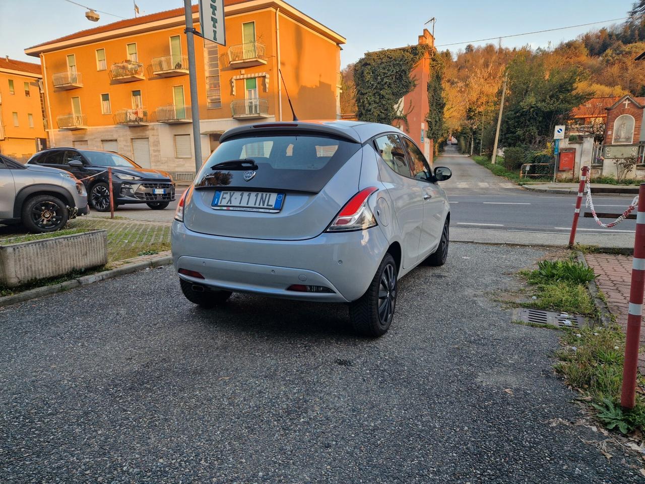 Lancia Ypsilon 1.2 70CV "64.100 km" Bluetooth, Sensori posteriori