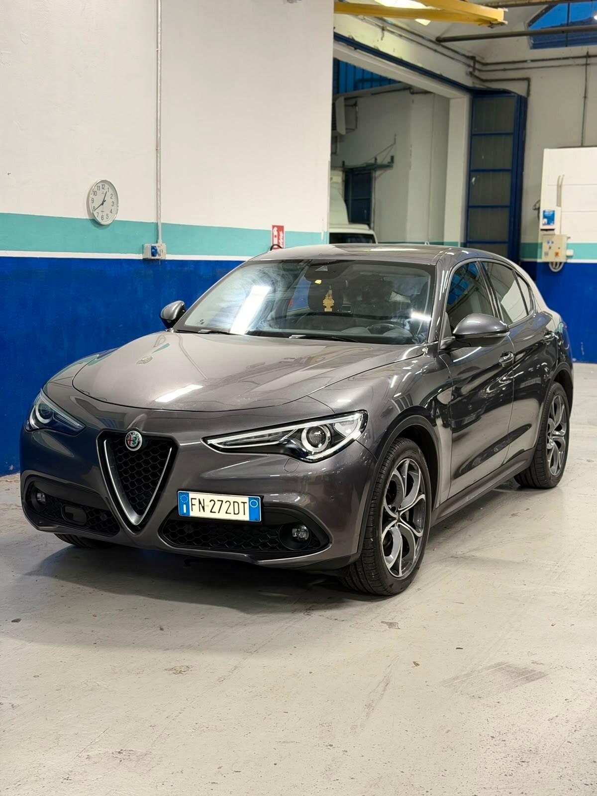 Alfa Romeo Stelvio 2.2 Turbodiesel 180 CV AT8 RWD Business