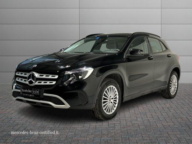 MERCEDES-BENZ GLA 180 Business Navi