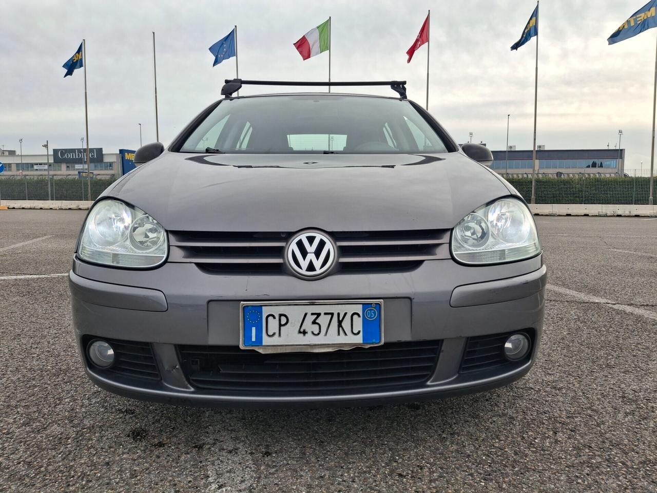 Volkswagen Golf 1.6 16V FSI 5p. Sportline