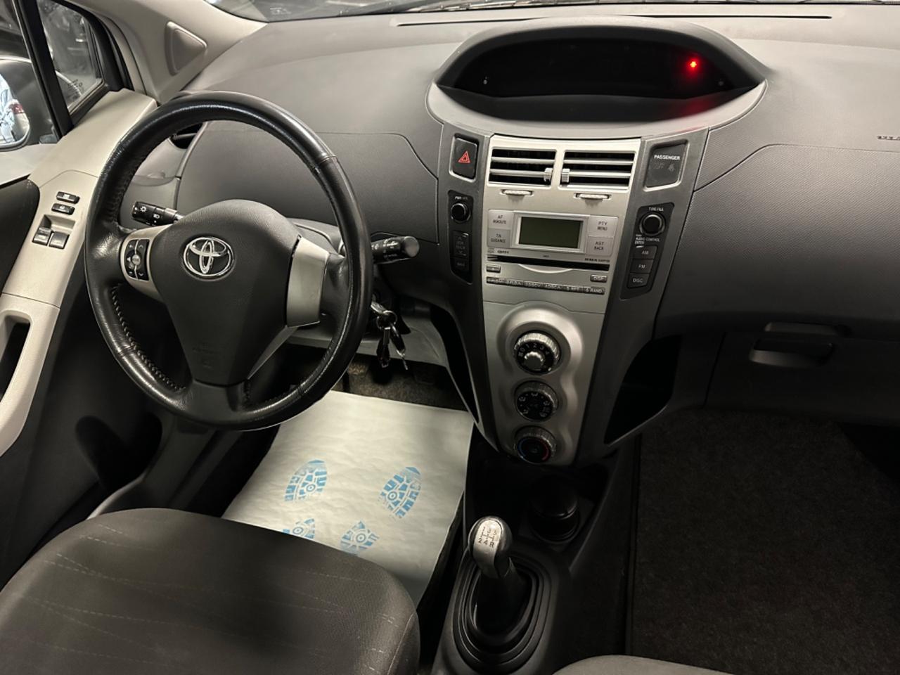 TAYOTA YARIS 1.0 NEOPATENTATI 69CV UNIPO PARI AL NUOVO