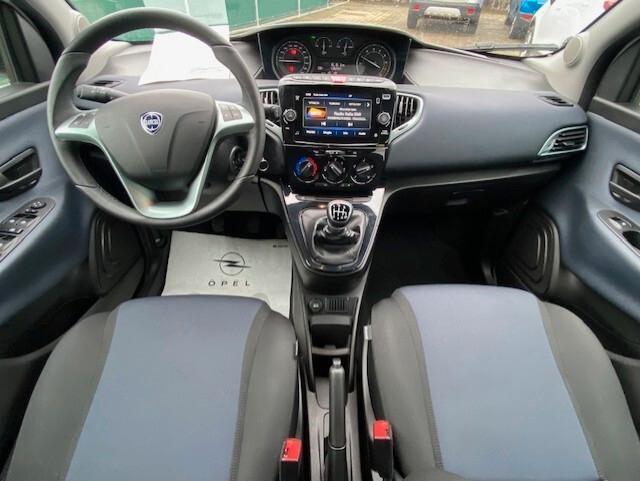 Lancia Ypsilon 1.0 FireFly 5 porte S&S Hybrid Platino