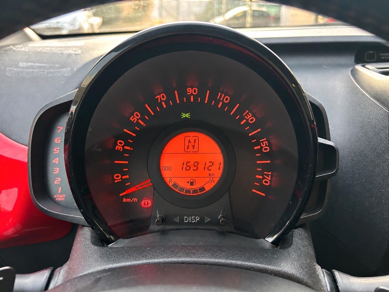 Toyota Aygo 1.0 VVT-i 69 CV x-play AUTOMATICO