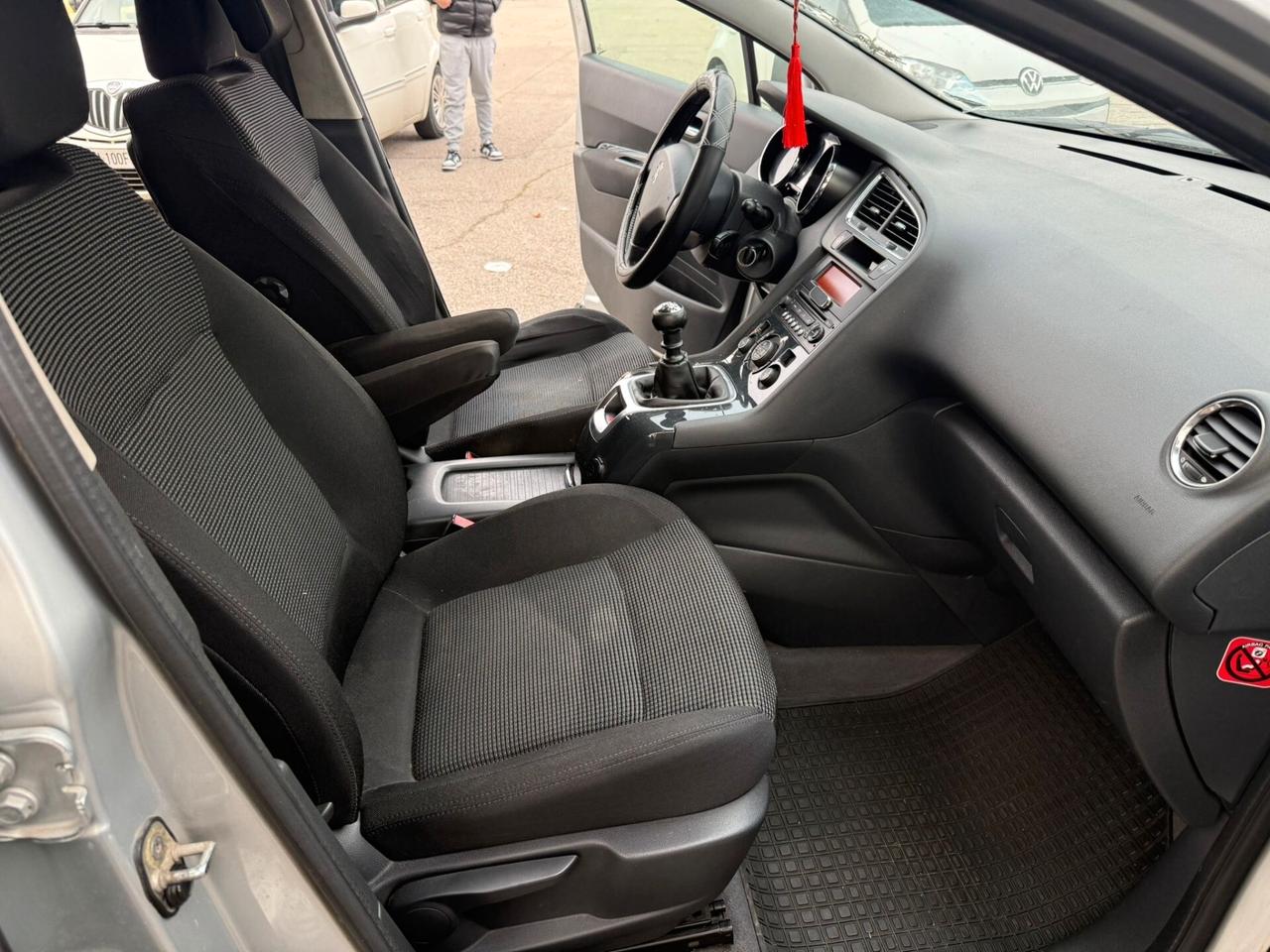 Peugeot 5008 1.6 HDi 112CV Féline