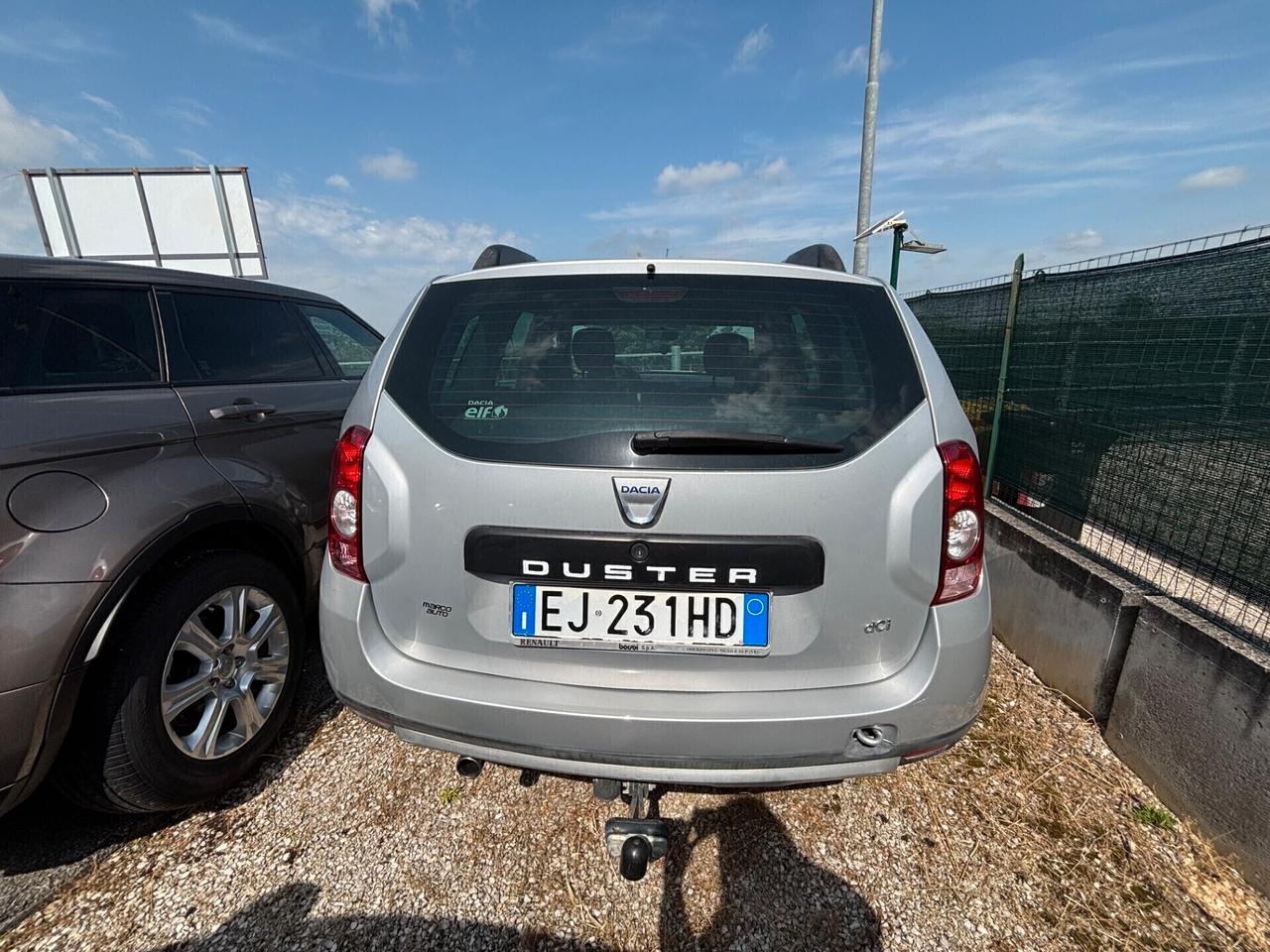 Dacia Duster 1.5 Diesel Neopatentati con gancio di traino