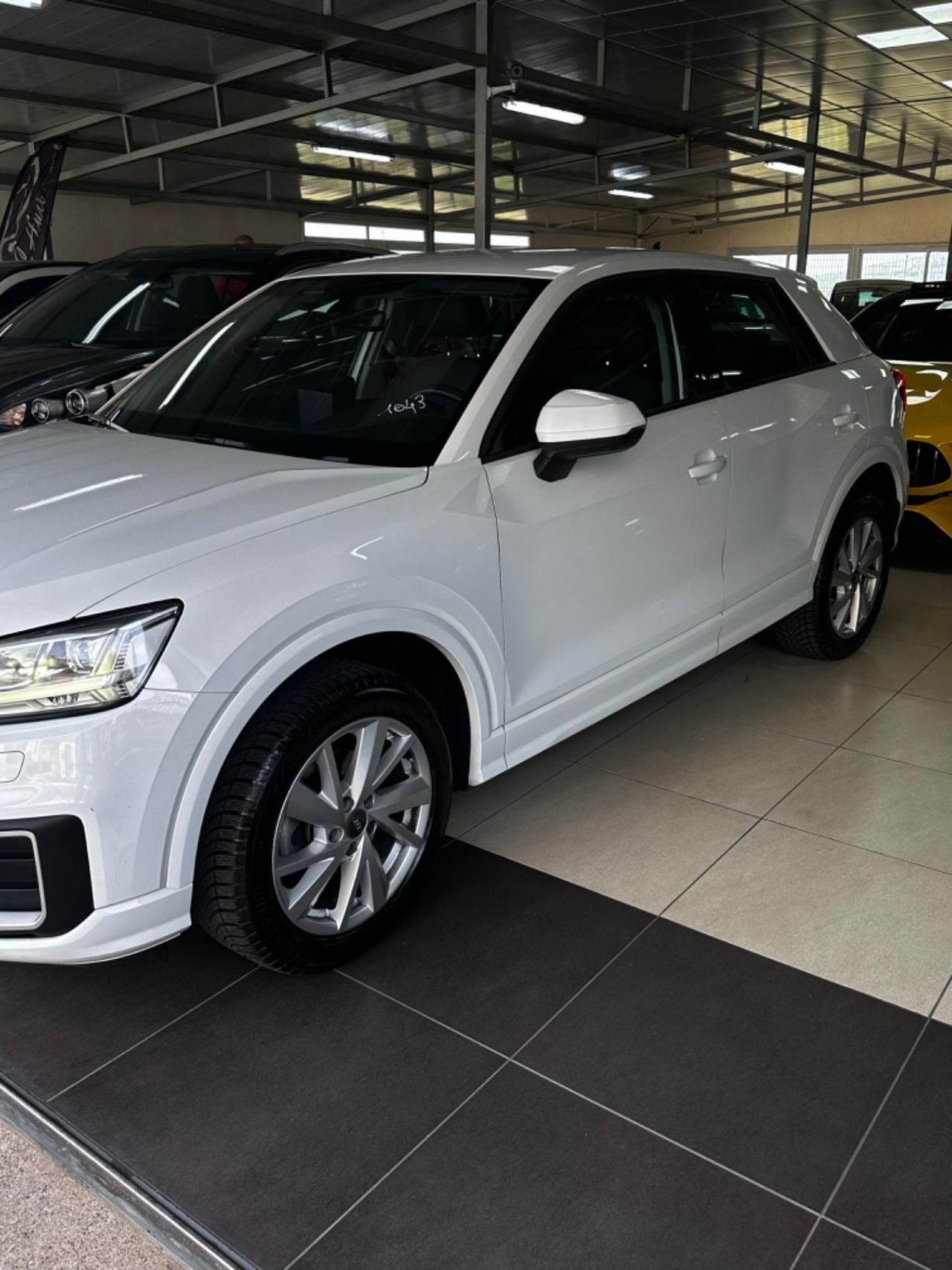 Audi Q2 30 TDI Business Design