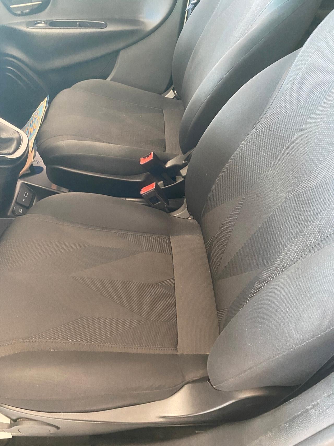 Lancia Ypsilon 0.9 TwinAir 5 porte Metano Ecochic Black and Noir