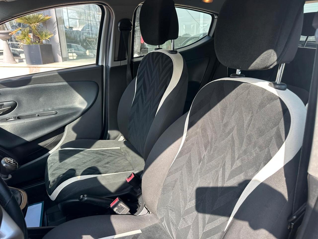 Lancia Ypsilon 1.2 GPL 69 CV 5 porte Platinum NEOPATENTATI