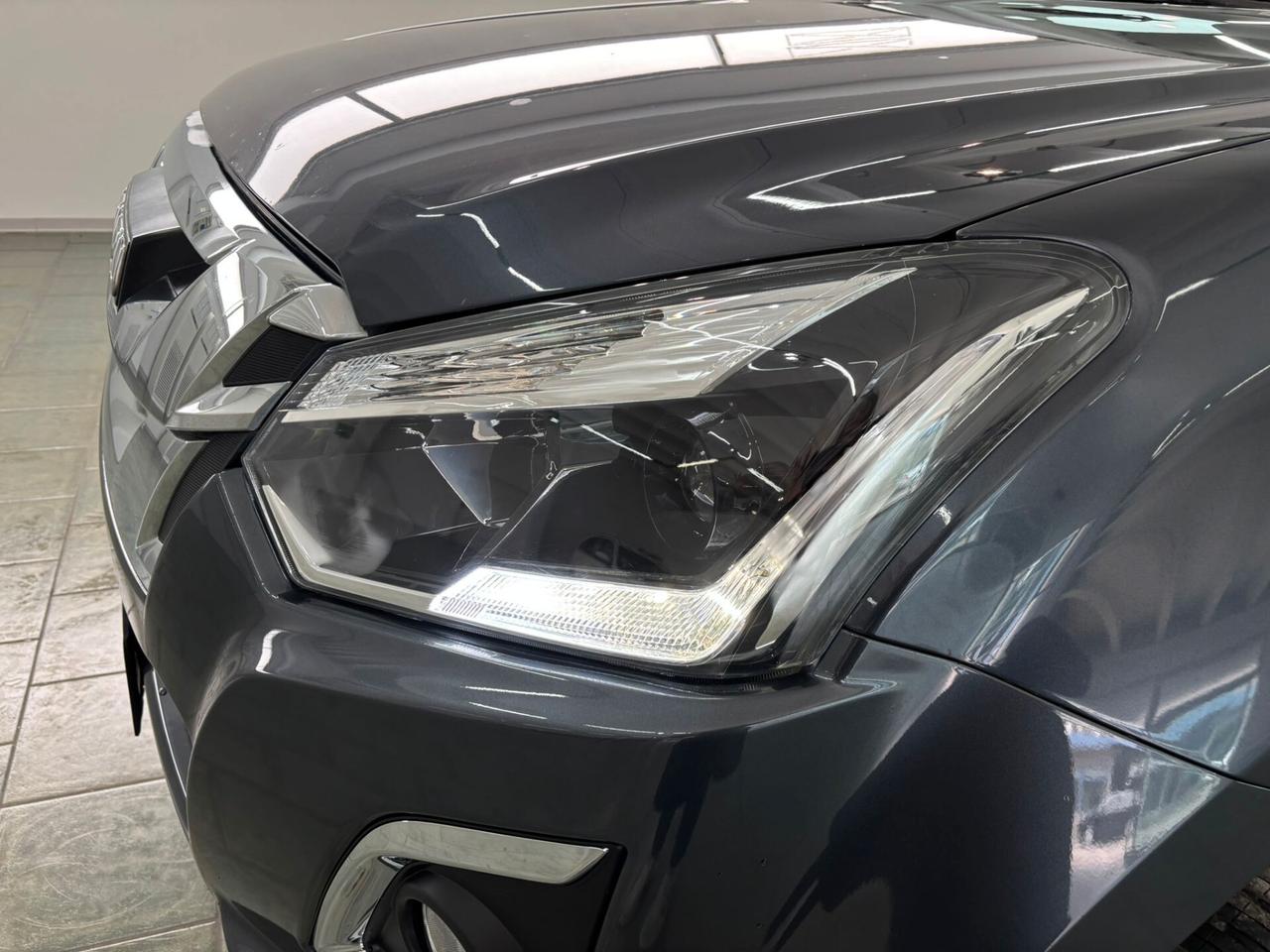 Isuzu D-Max 1.9 Crew Cab Solar 4WD A/C Aut.