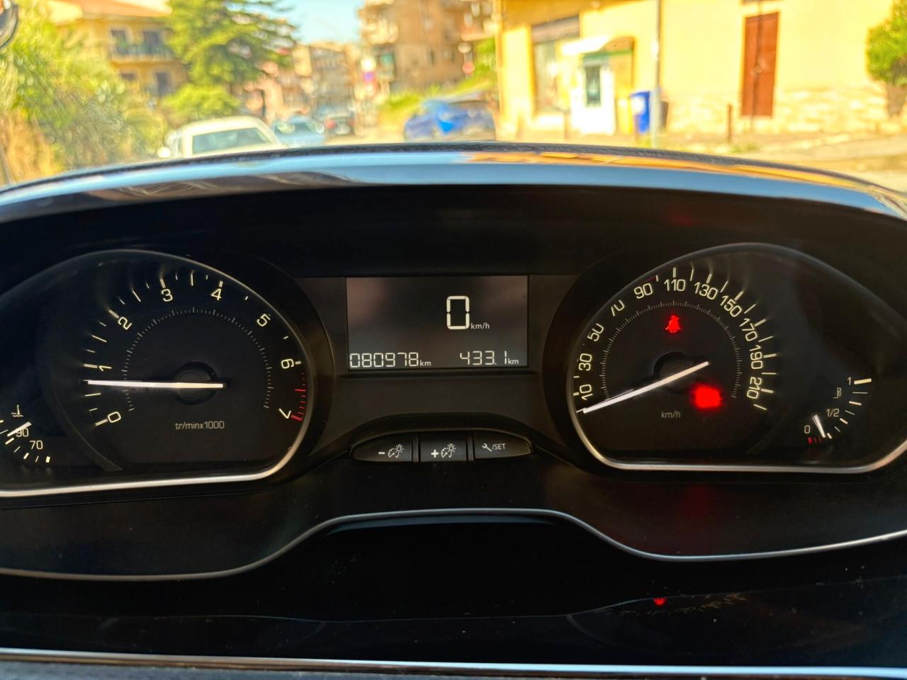 Peugeot 208 PureTech 82 Stop&Start 5 porte Signature