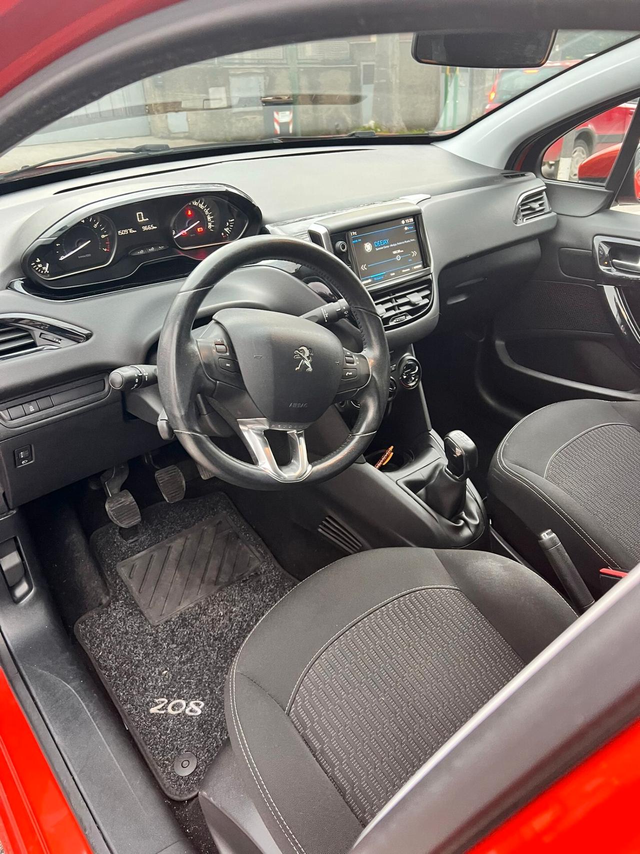 Peugeot 208 PureTech 82 5 porte Allure