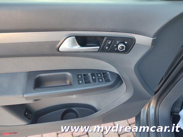 VOLKSWAGEN Touran Business 1.6 TDI DSG Comfortline 7 Posti