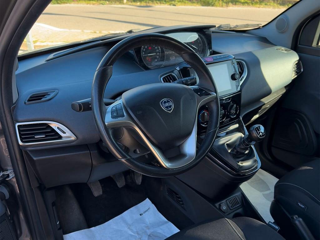 Lancia Ypsilon 1.0 FireFly 5 porte S&S Hybrid Ecochic Gold IN PROMO