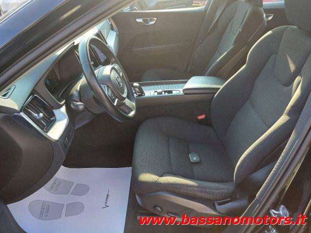 VOLVO XC60 B4 (d) AWD Geartronic Momentum Pro PROMO PRIMAVERA