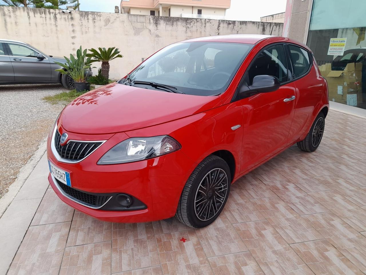 Lancia Ypsilon 1.0 FireFly 5 porte S&S Hybrid Ecochic Gold