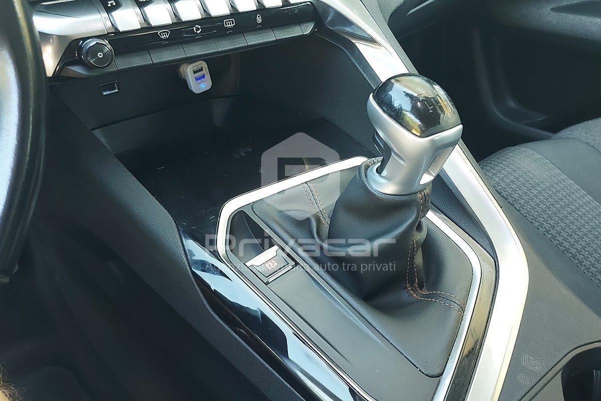 PEUGEOT 3008 BlueHDi 120 S&S Business