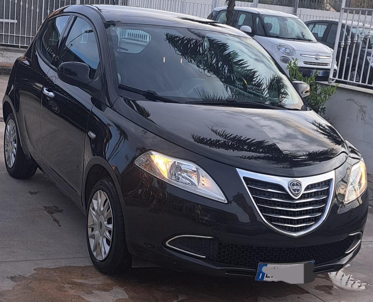 Lancia Ypsilon 1.2 69 CV 5 porte S&S Silver