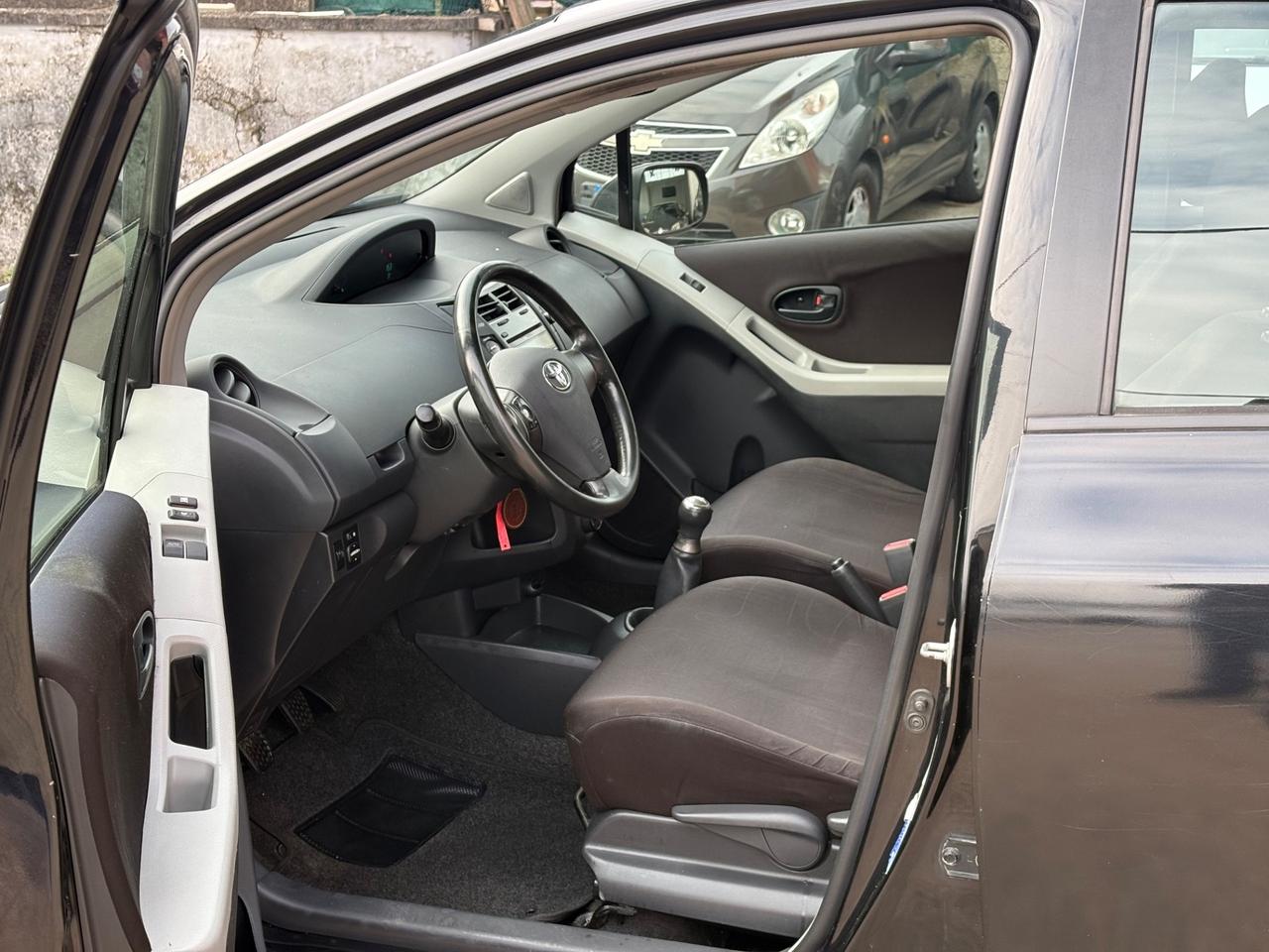 Toyota Yaris 1.0 5 porte Now