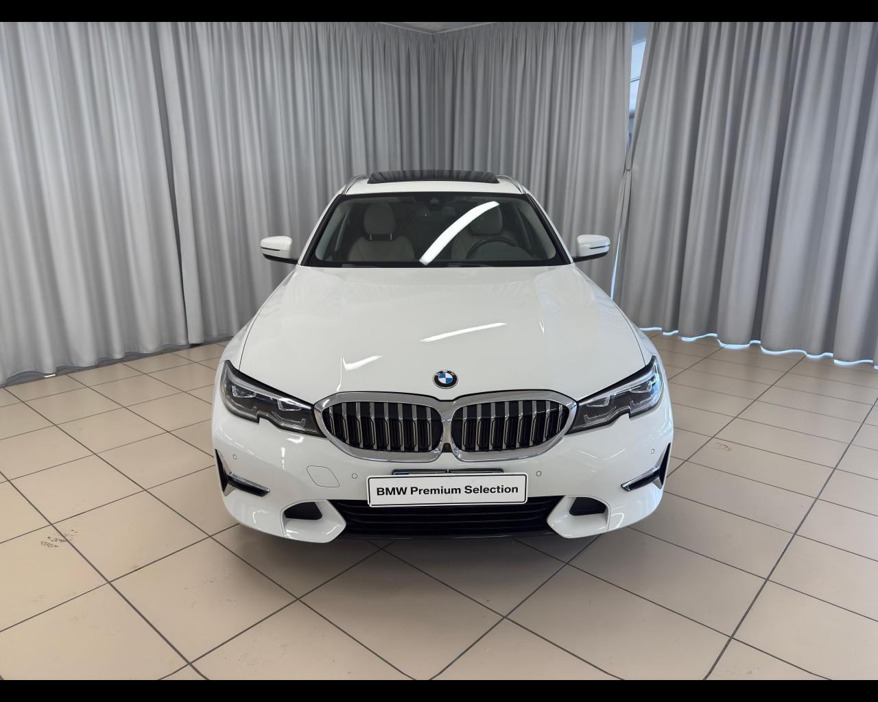BMW Serie 3(G20/1-80/1) - 320i Touring Luxury