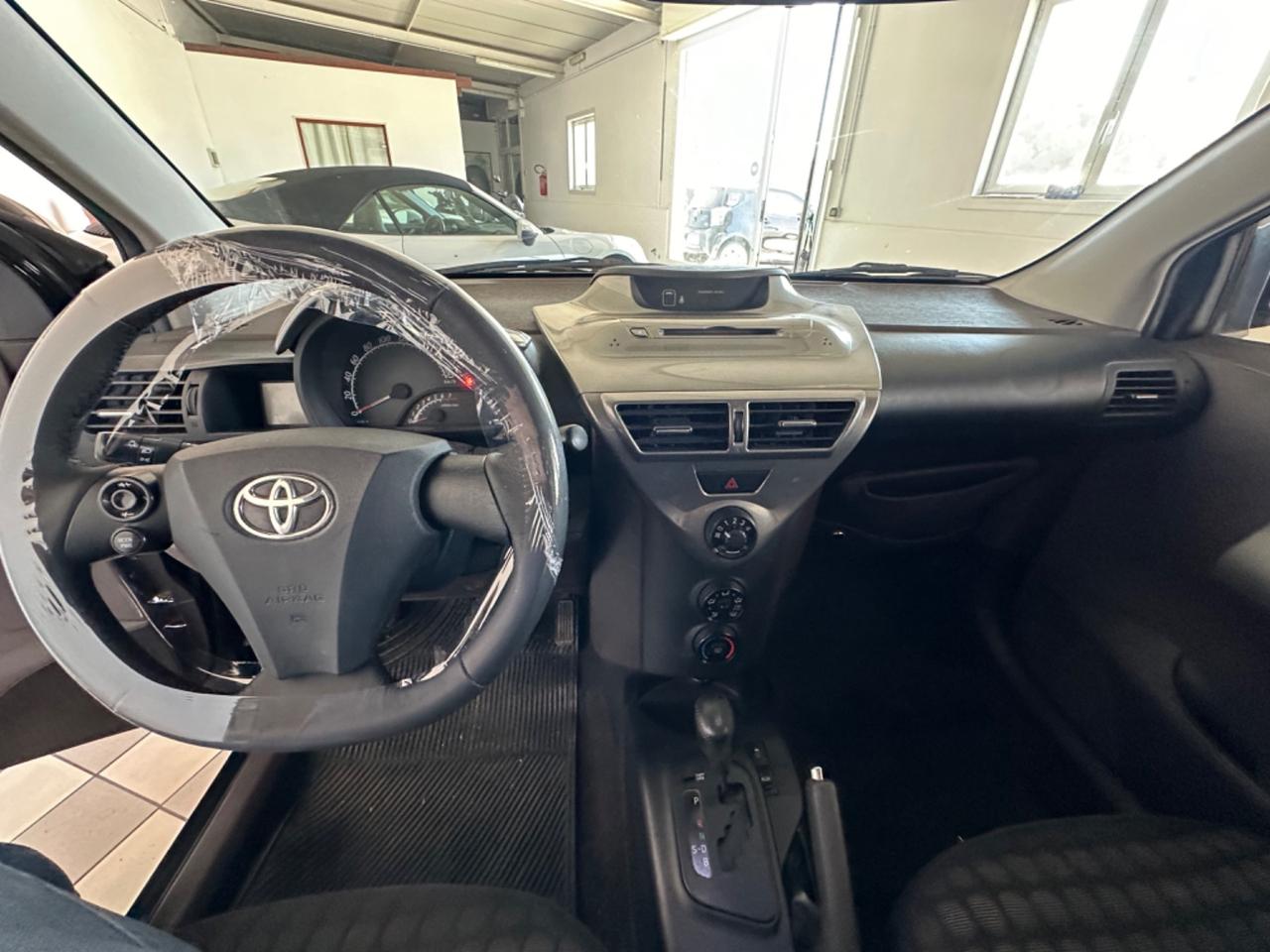 Toyota iQ 1.0 Sol