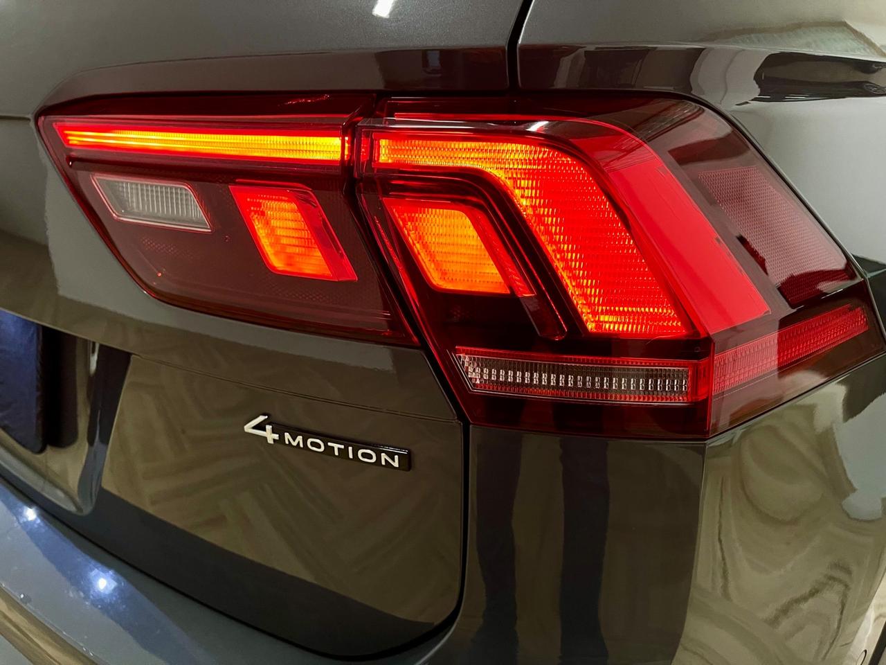 VOLKSWAGEN TIGUAN 2.0 TDI R-Line 4MOTION 2021