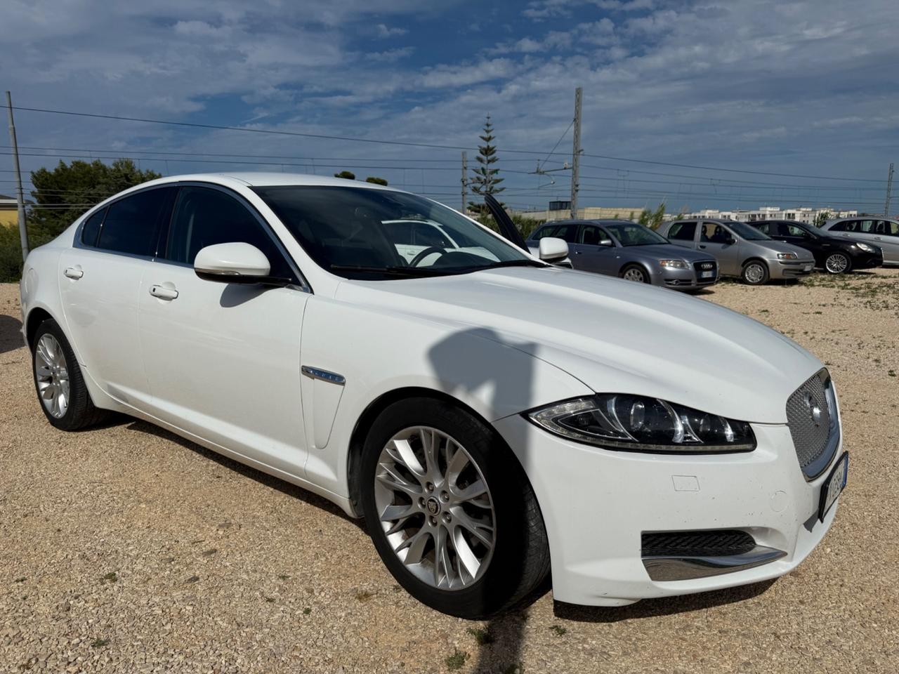 Jaguar XF 2.2 D 190 CV PERMUTE 7.999€