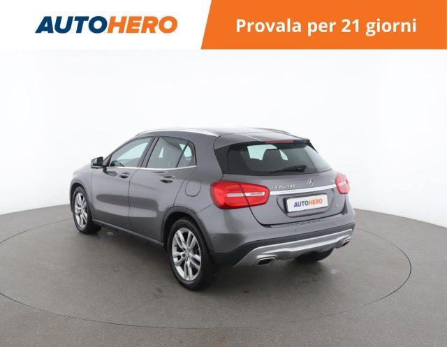 MERCEDES-BENZ GLA 200 d Automatic 4Matic Sport