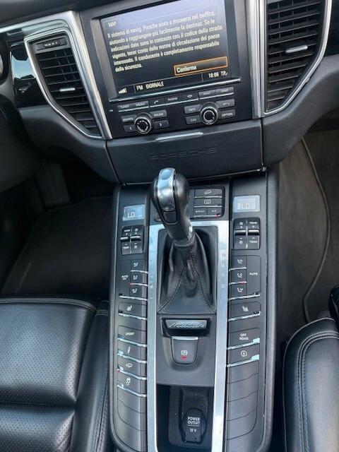 Porsche Macan 3.0 S Diesel TETTO CERCHI SPYDER 21 PELLE NAVI CAMERA