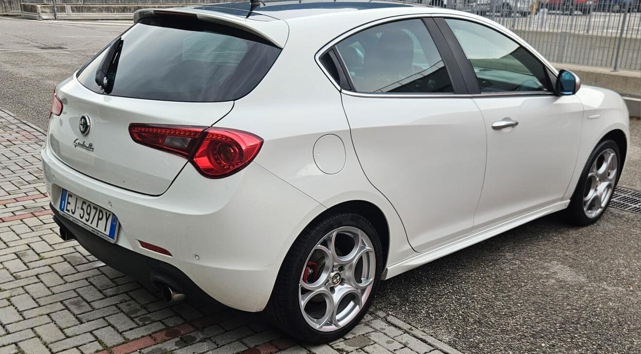 Alfa Romeo Giulietta 2.0 JTDm-2 140 CV Exclusive