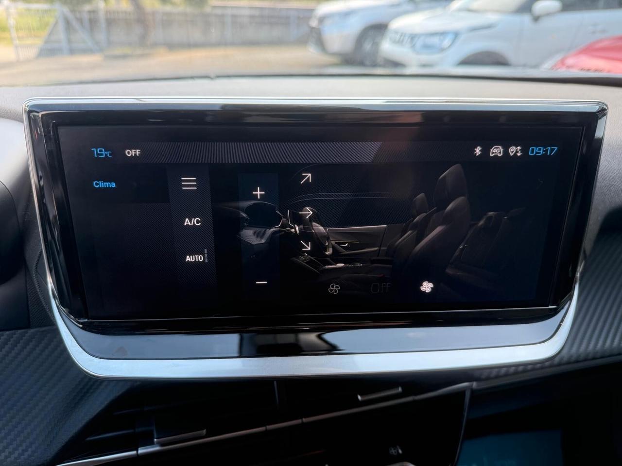 Peugeot 2008 PureTech 100 S&S Allure - ok neopatentati -
