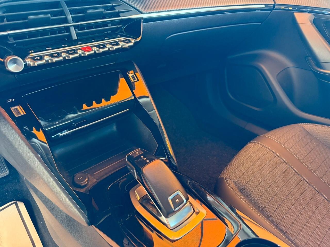 Peugeot 2008 BlueHDi 130 S&S EAT8 Allure