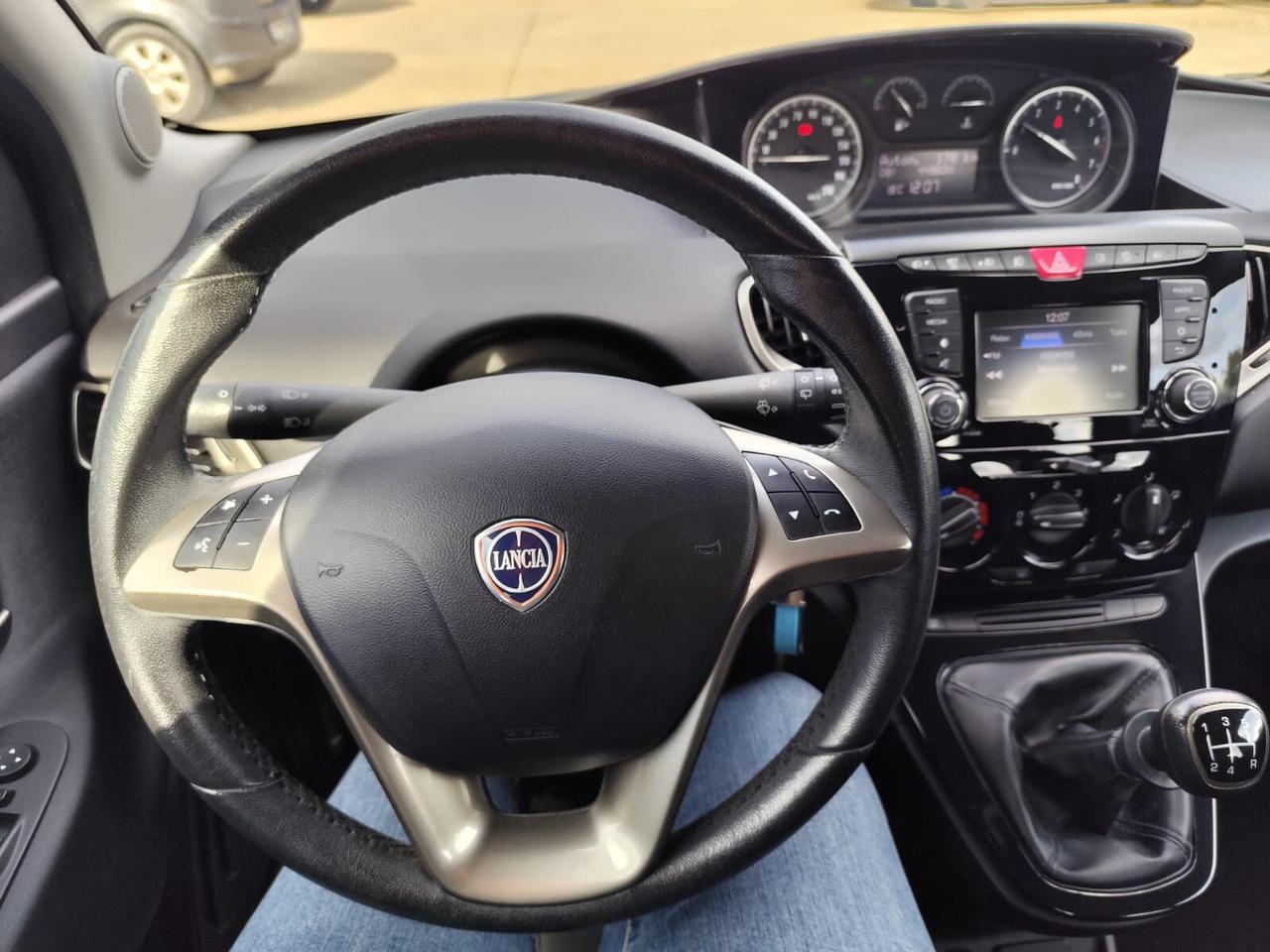 Lancia Ypsilon 1.2 69 CV 5 porte S&S Gold