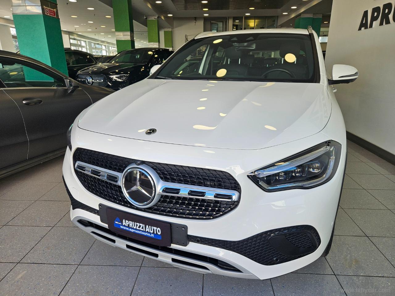 MERCEDES-BENZ GLA 200 d Automatic 4Matic Sport