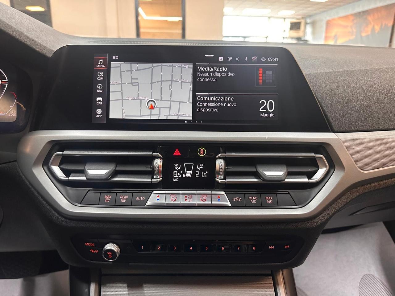 BMW 320 i Touring Business auto * IVA ESPOSTA *