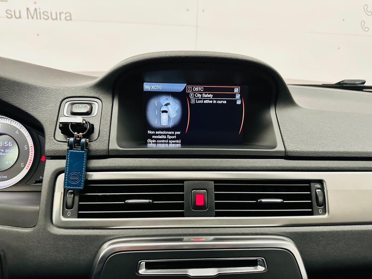 Volvo XC70 D5 215cv AWD Geartronic Summum MY12