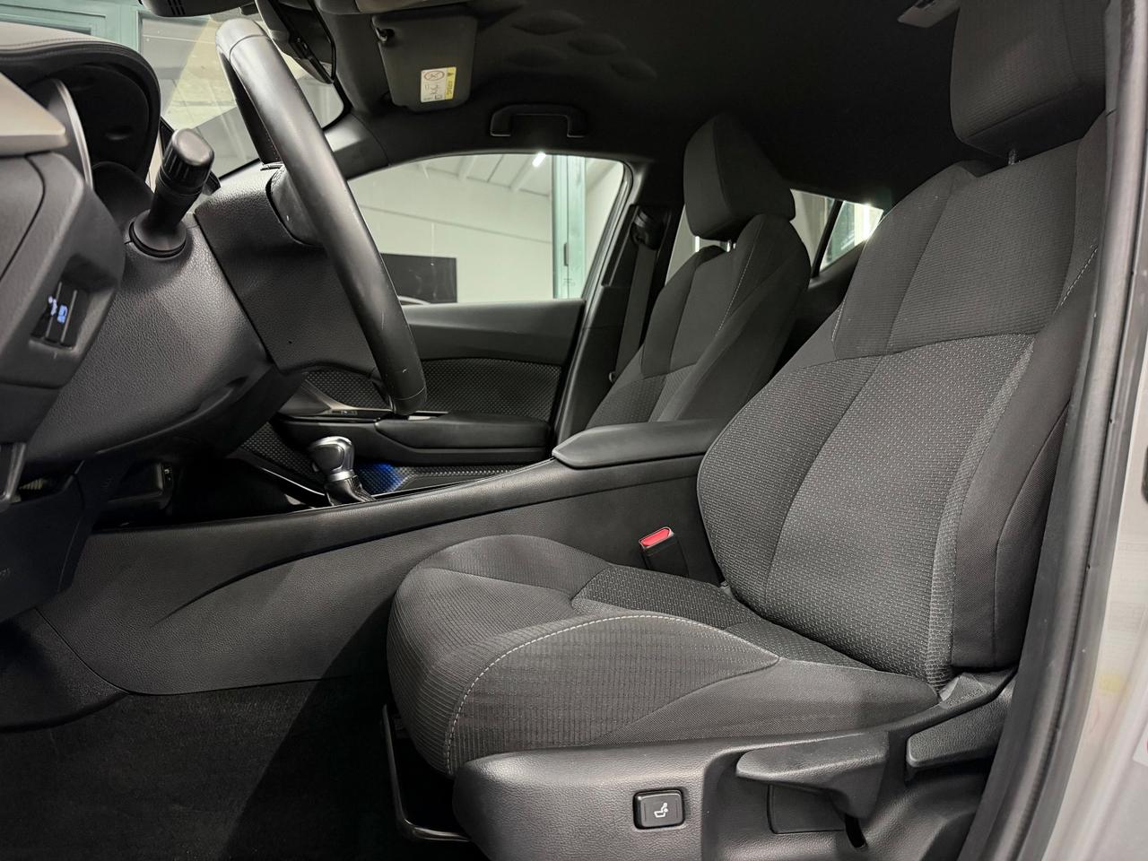 Toyota C-HR 1.8 Hybrid E-CVT Style