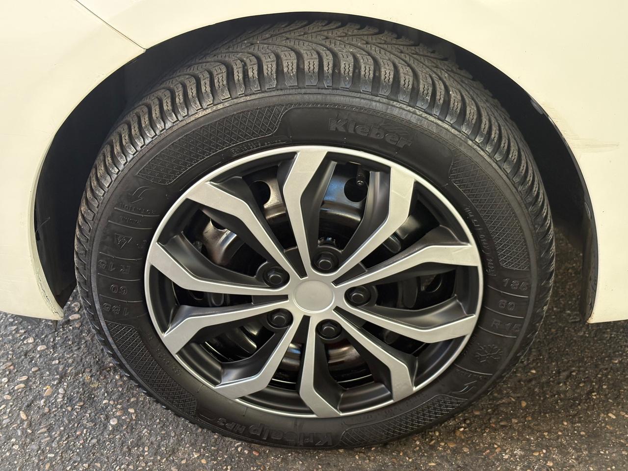 Toyota Yaris 1.0 5 porte Sol