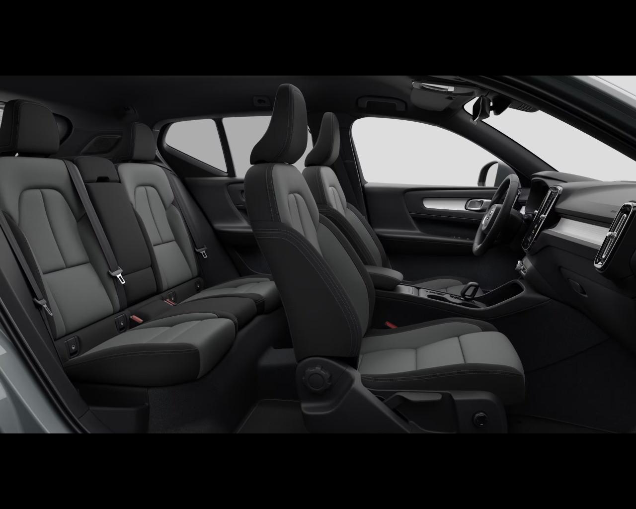 VOLVO XC40 CORE B3 AUTO PREZZO PROMO FINO A FINE MESE