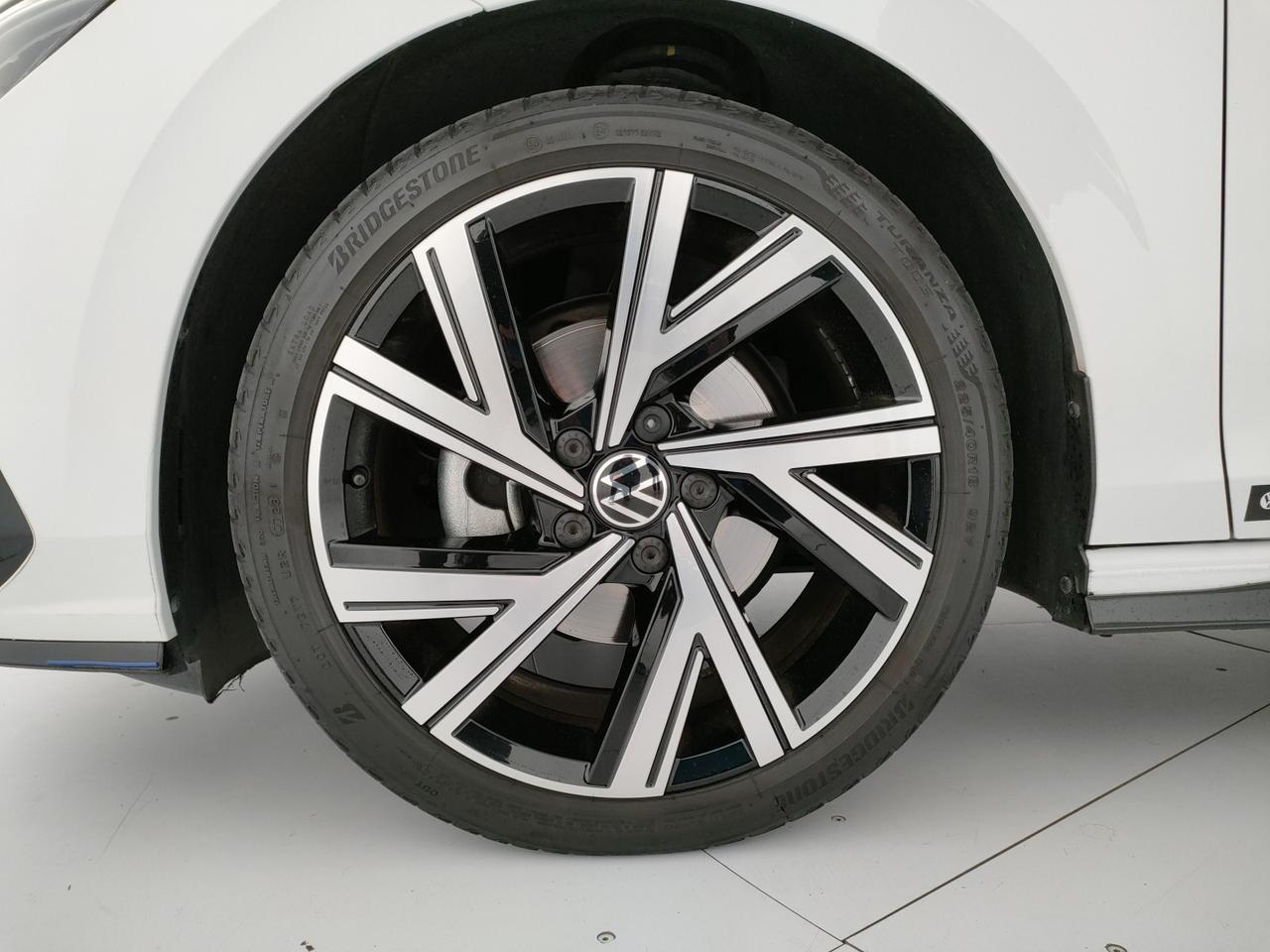 Volkswagen Golf 2.0 tdi r-line 150cv dsg