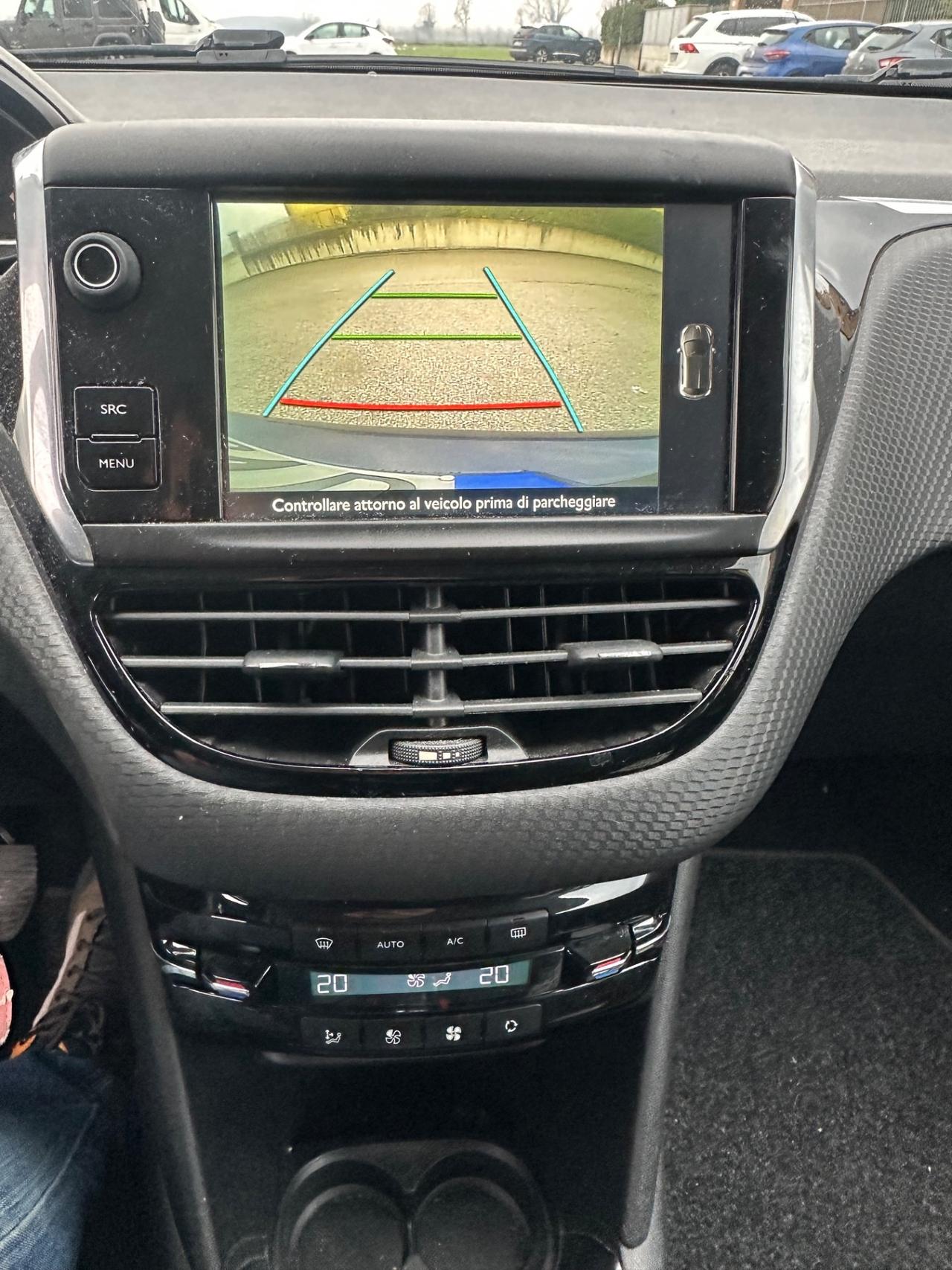 Peugeot 208 1,4 DIESEL EURO 6 NEOPATENTATI