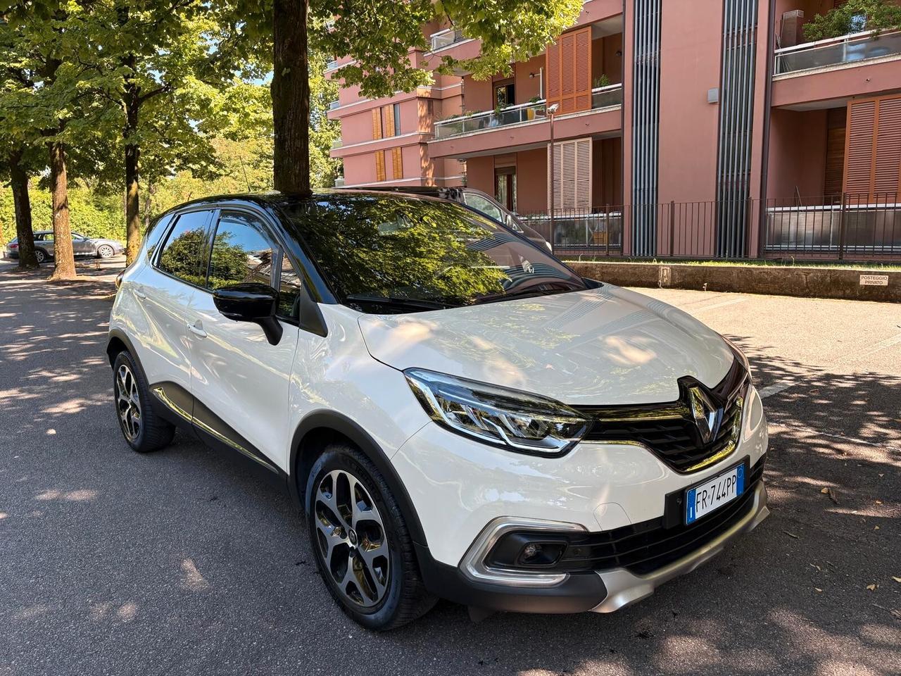 Renault Captur dCi 8V 90 CV EDC Start&Stop Energy Initiale Paris