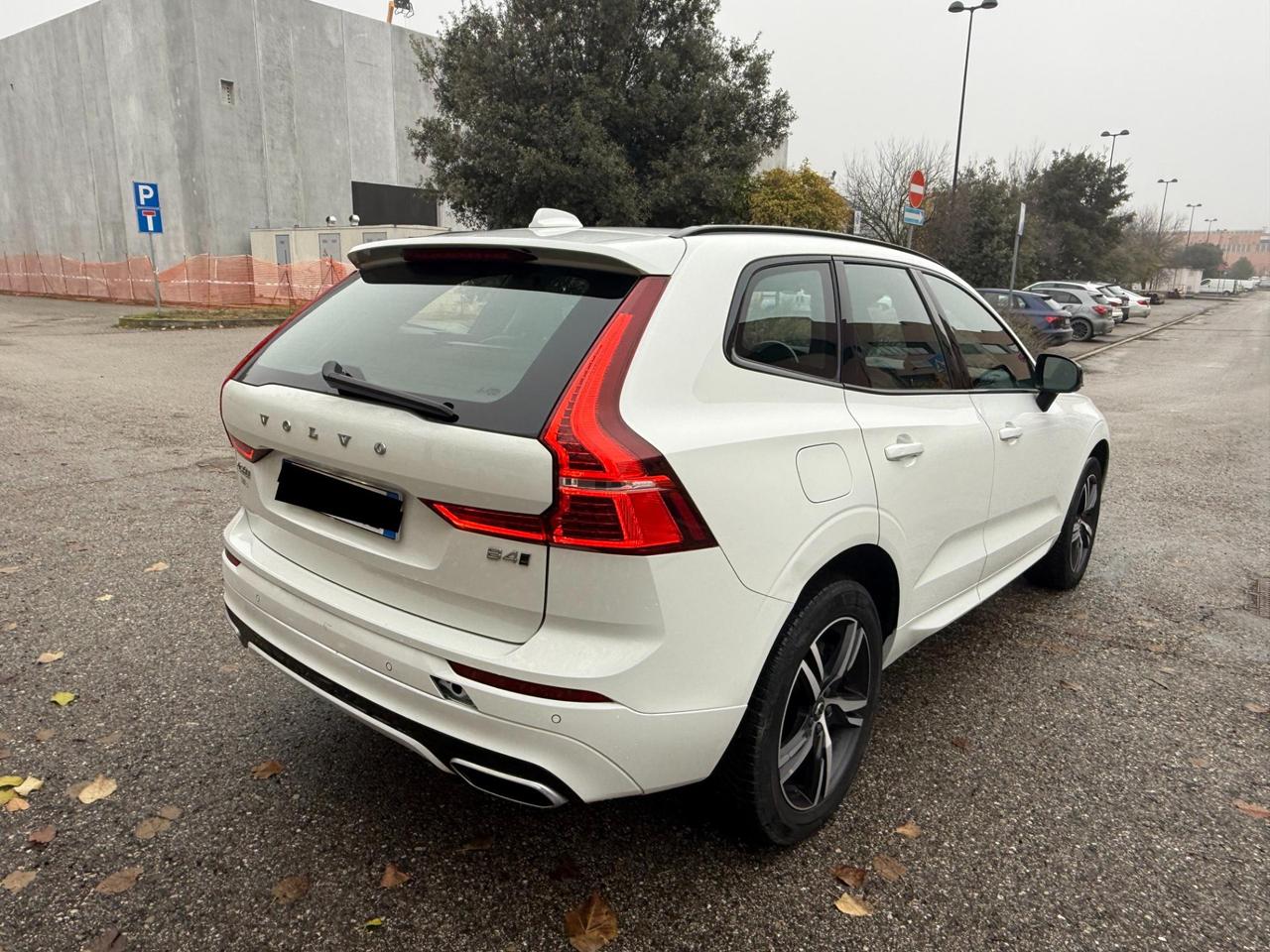 Volvo XC60 2.0 b4 R-design awd auto my20