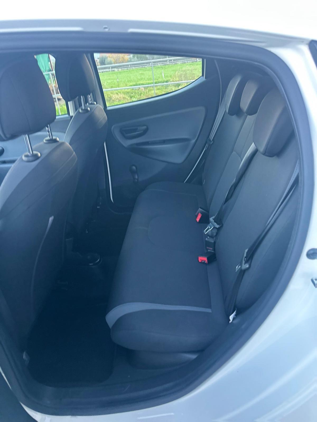 Lancia Ypsilon 1.2 69 CV 5 porte Platinum