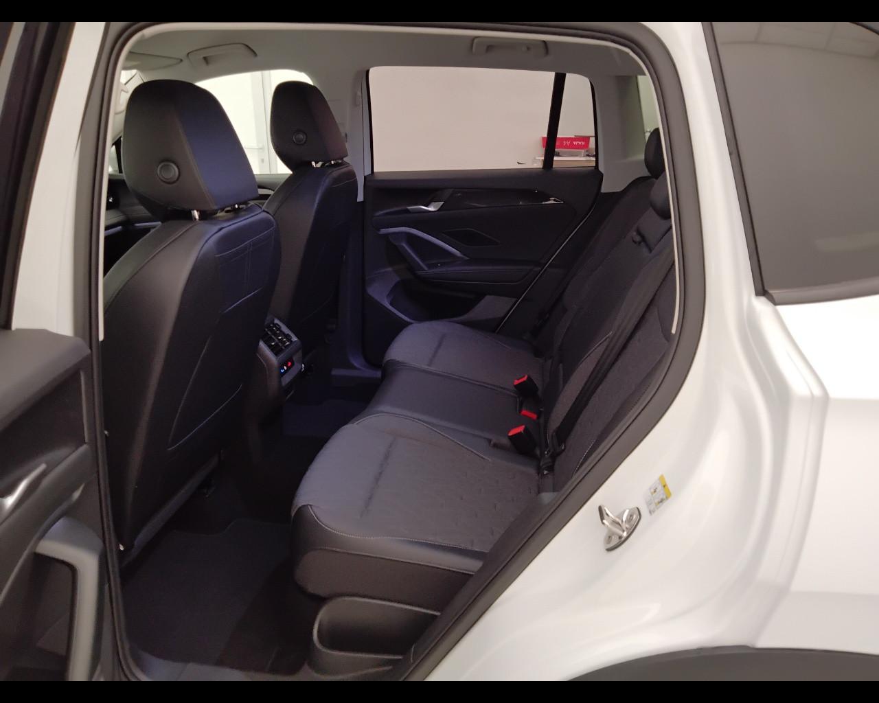 VOLKSWAGEN Tiguan III 2024 - Tiguan 2.0 tdi Life 150cv dsg